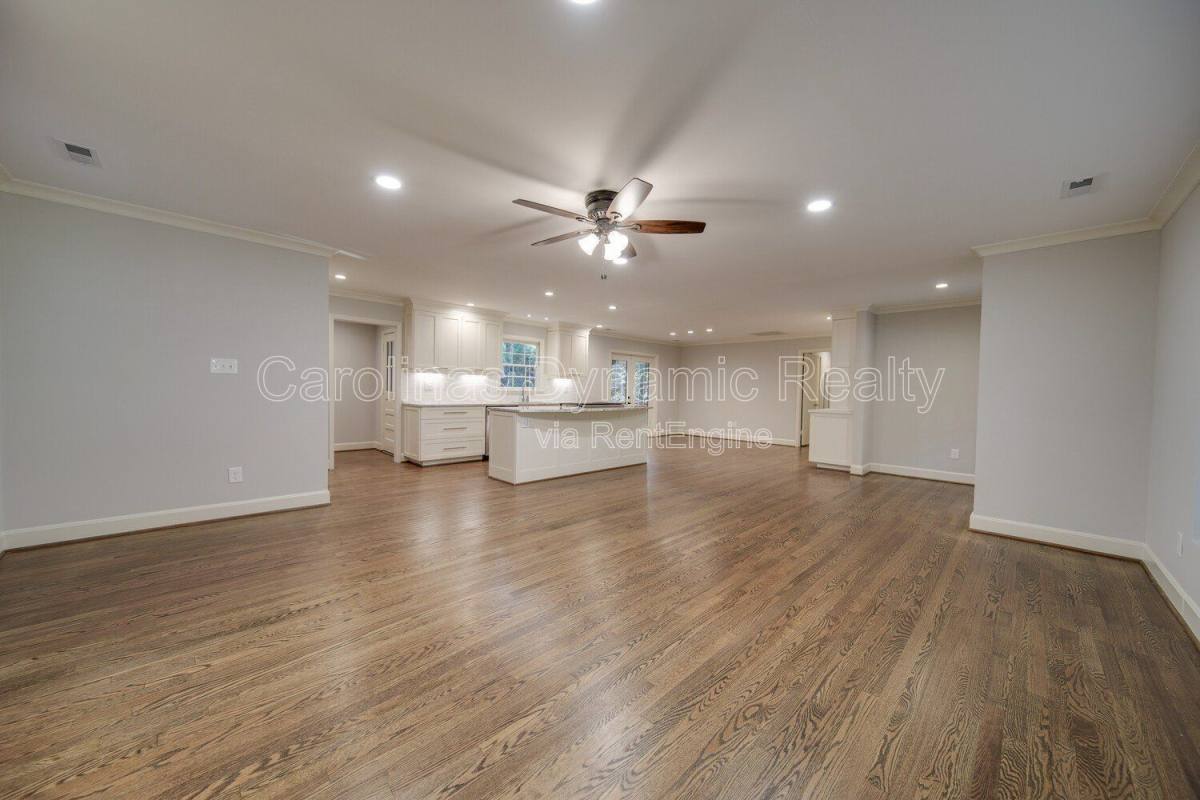 House for rent at 6700 Castlegate Dr, Charlotte, NC 28226