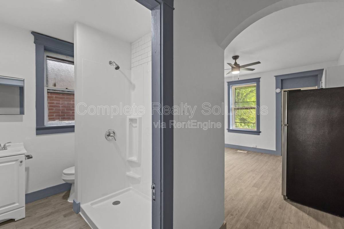 Apartment for rent at 510-512 Fassen St #510 1F, Saint Louis, MO 63111