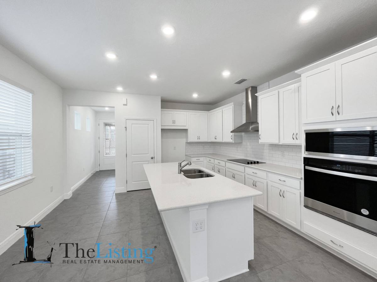 House for rent at 2016 Sunshine Peak Dr, Montverde, FL 34756