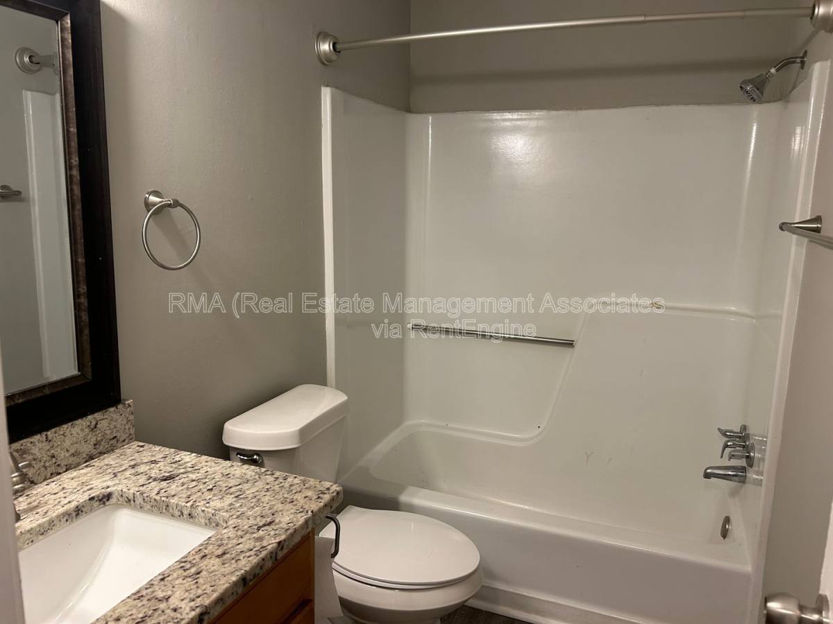 Apartment for rent at 254 N McDonough Rd, Griffin, GA 30223