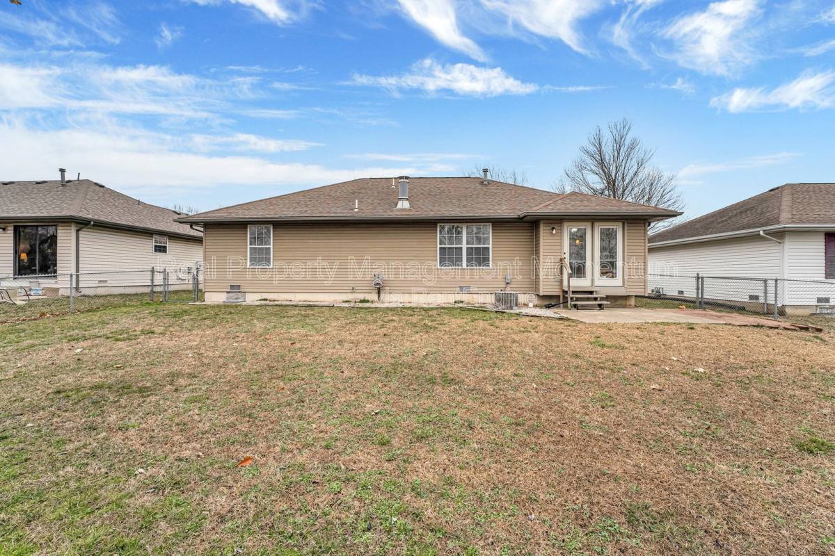 House for rent at 2671 Cedar Ave, Springfield, MO 65802
