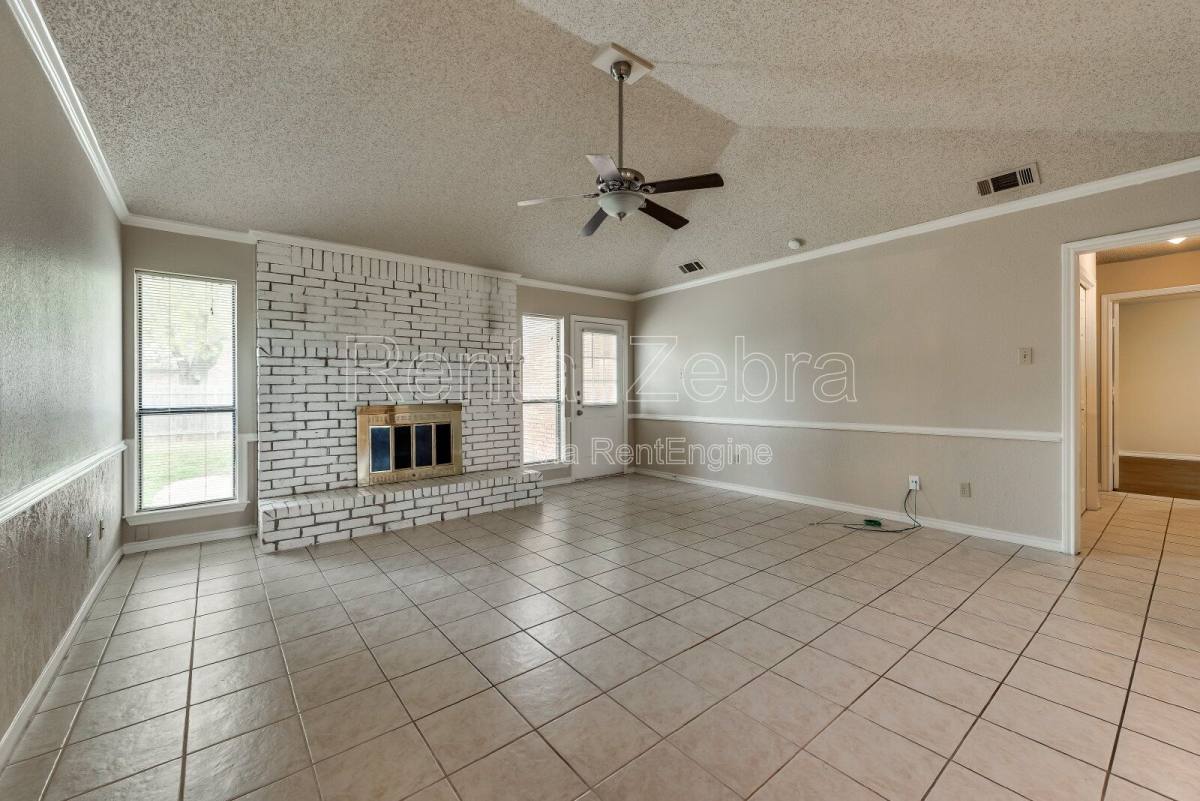 House for rent at 828 Haverford Lane, Desoto, TX 75115