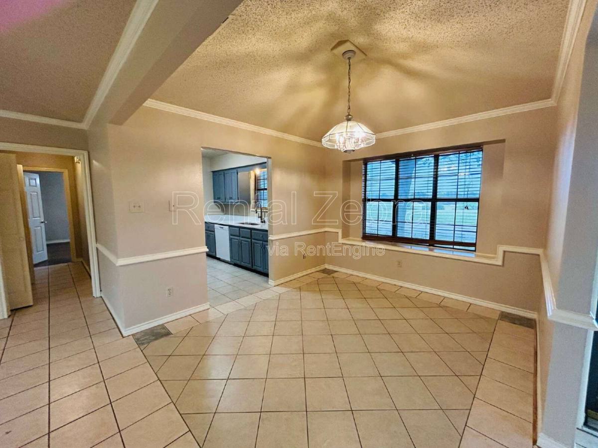 House for rent at 828 Haverford Lane, Desoto, TX 75115