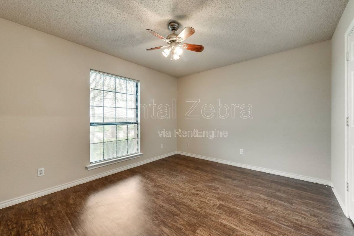 House for rent at 828 Haverford Lane, Desoto, TX 75115