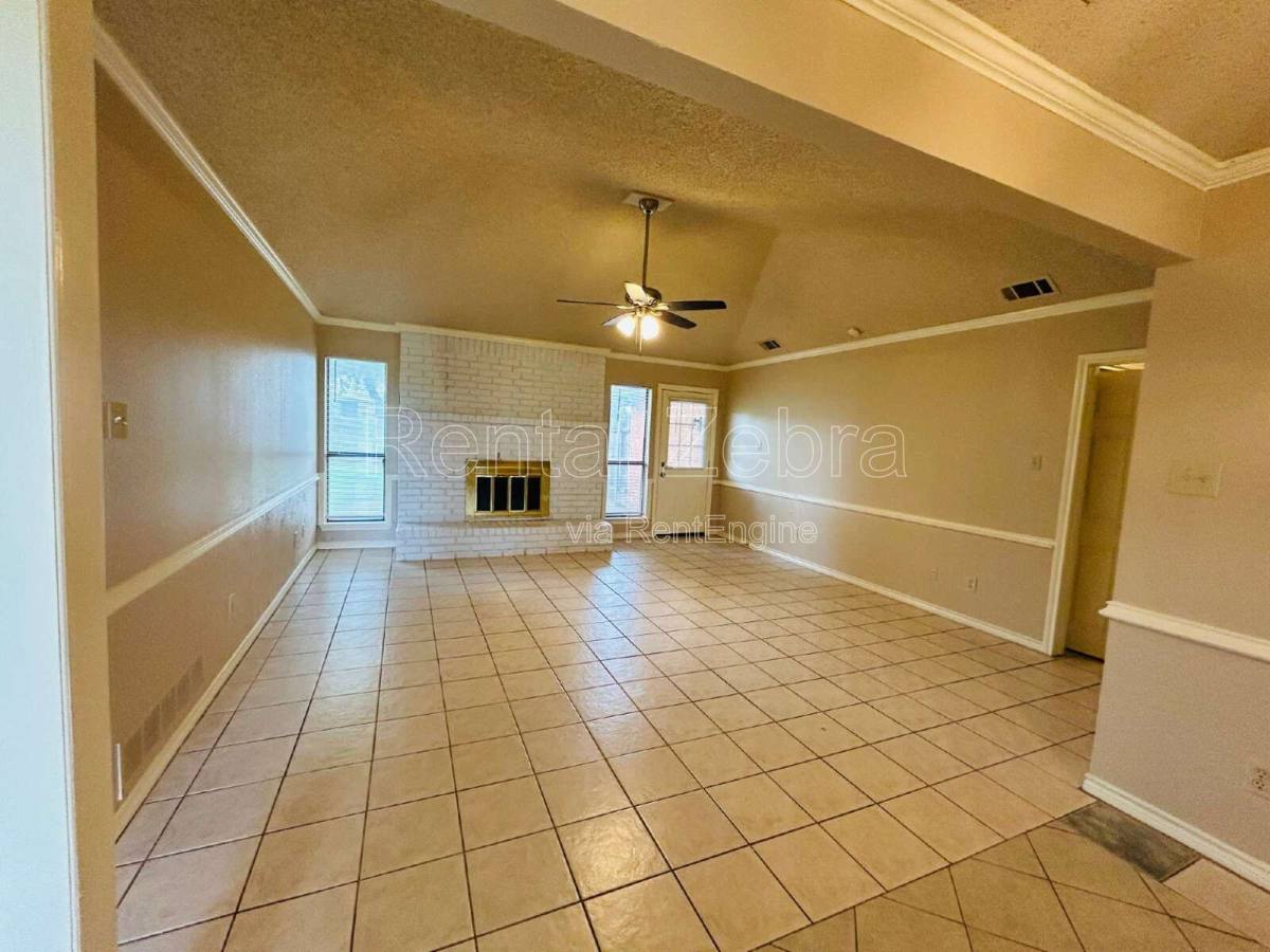 House for rent at 828 Haverford Lane, Desoto, TX 75115
