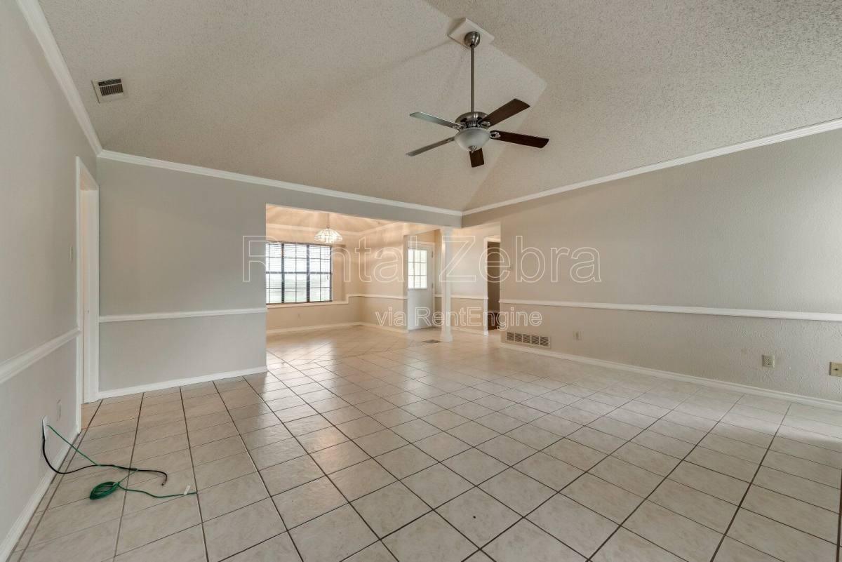House for rent at 828 Haverford Lane, Desoto, TX 75115