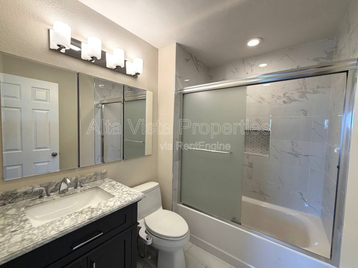 Apartment for rent at 2849 E St #17, San Diego, CA 92102