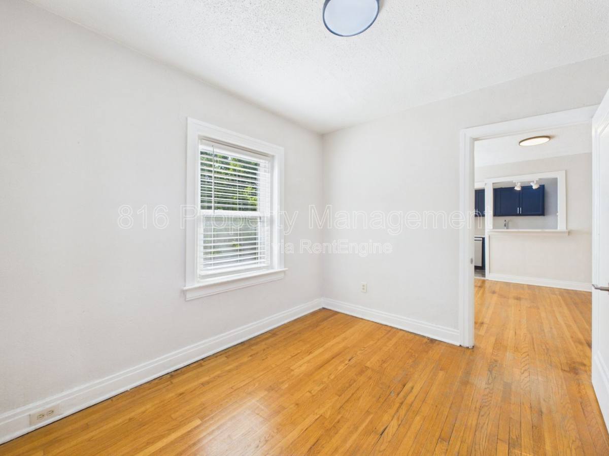 Apartment for rent at 3706 Wyoming St #11, Kansas City, MO 64111