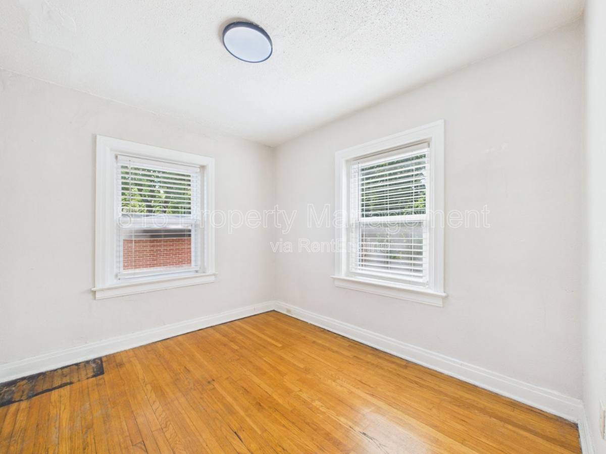 Apartment for rent at 3706 Wyoming St #11, Kansas City, MO 64111