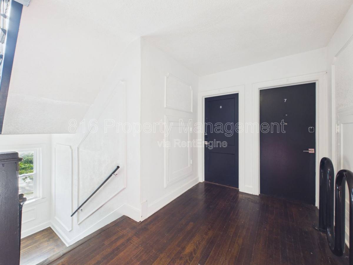 Apartment for rent at 3721 Wyoming St #7, Kansas City, MO 64111