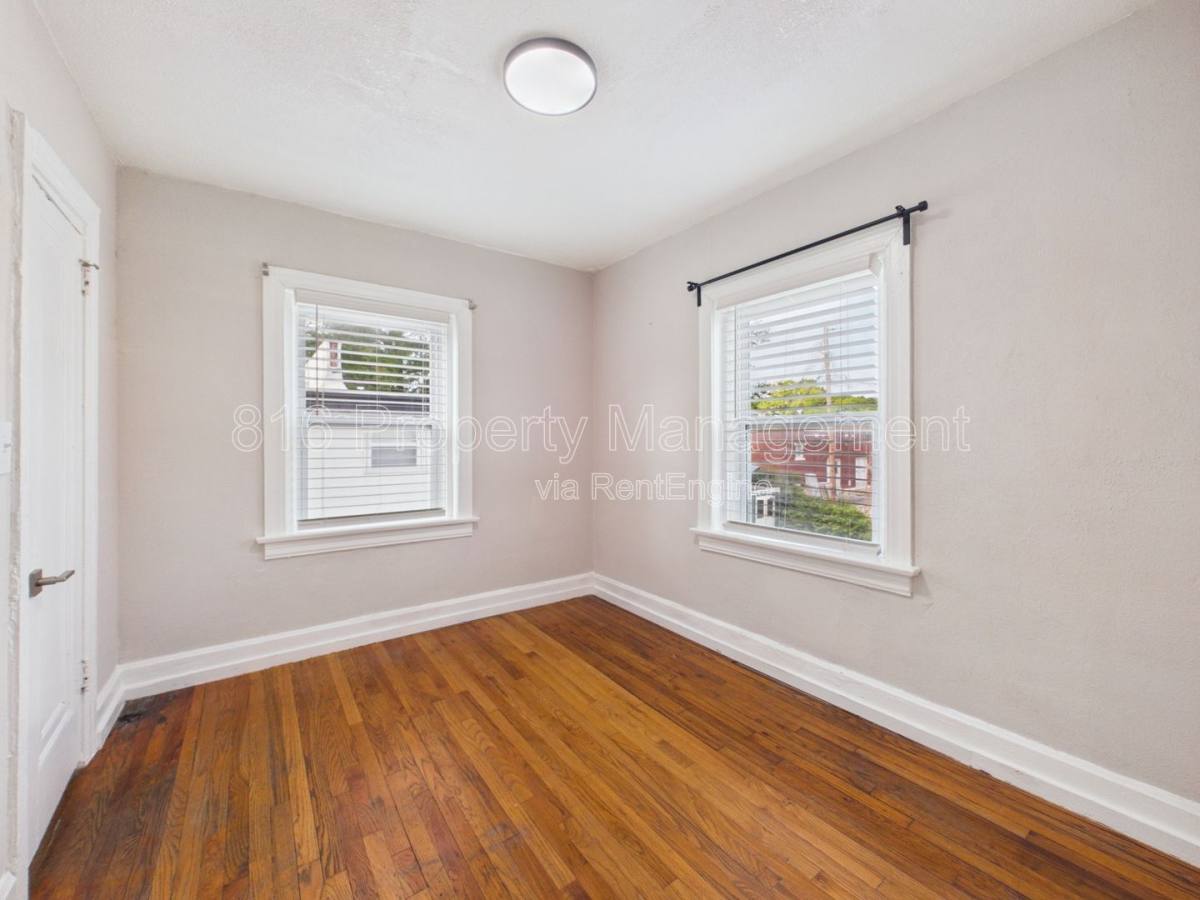 Apartment for rent at 3721 Wyoming St #7, Kansas City, MO 64111
