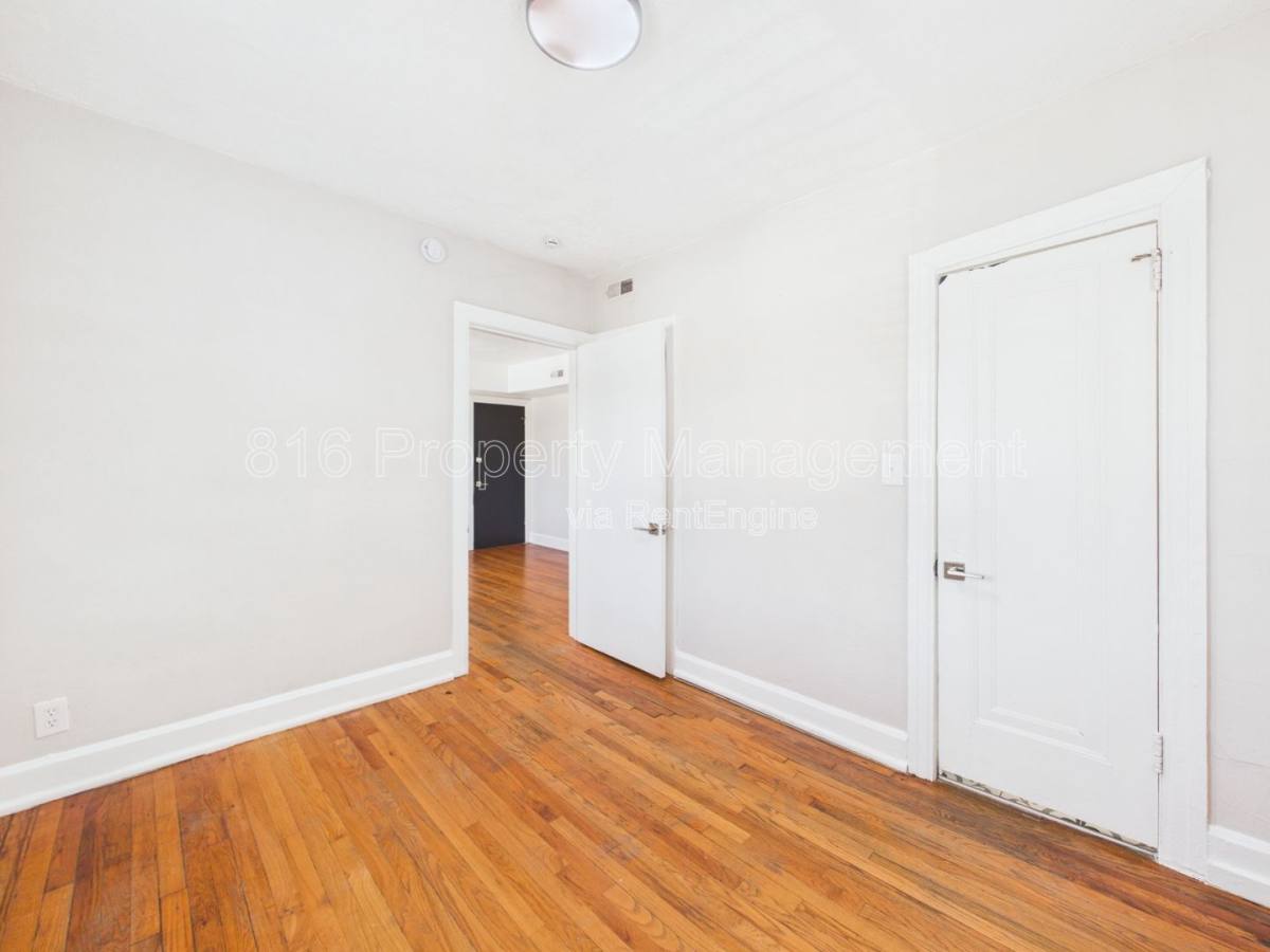 Apartment for rent at 3721 Wyoming St #7, Kansas City, MO 64111