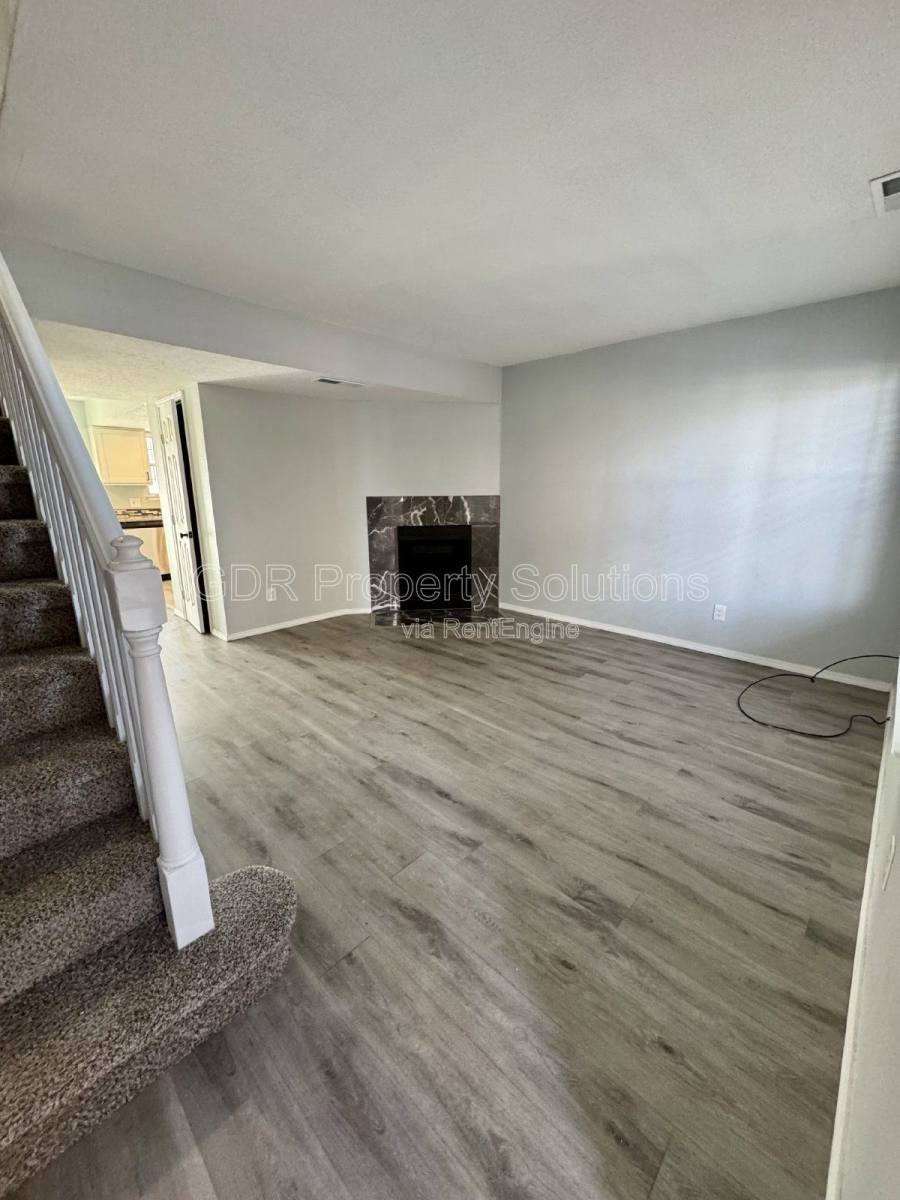 Townhouse for rent at 700 Fruit -F Ave NW, Albuquerque, NM 87102