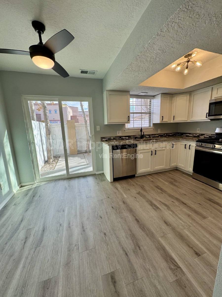 Townhouse for rent at 700 Fruit -F Ave NW, Albuquerque, NM 87102