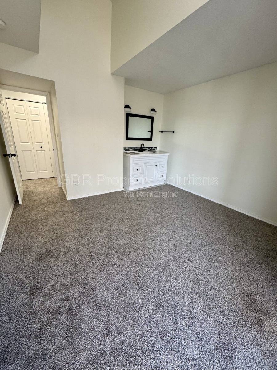 Townhouse for rent at 700 Fruit -F Ave NW, Albuquerque, NM 87102