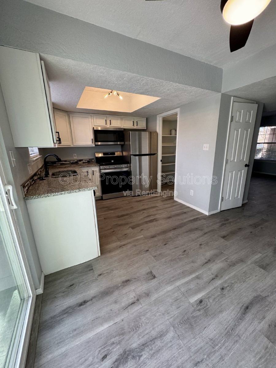 Townhouse for rent at 700 Fruit -F Ave NW, Albuquerque, NM 87102