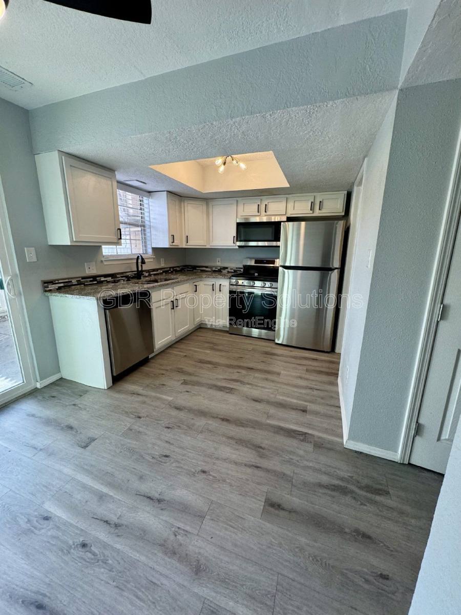 Townhouse for rent at 700 Fruit -F Ave NW, Albuquerque, NM 87102