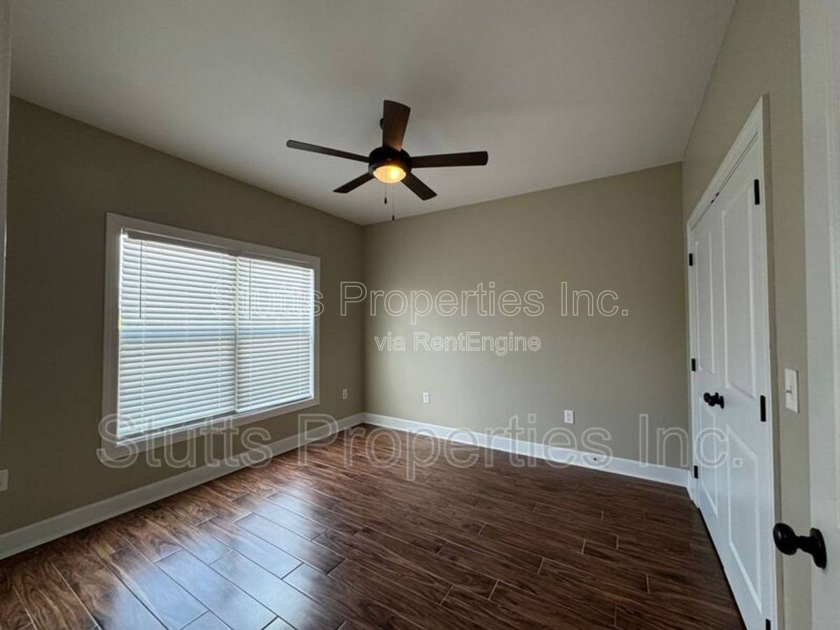 Apartment for rent at 145 Bruin Dr #107, Florence, AL 35630