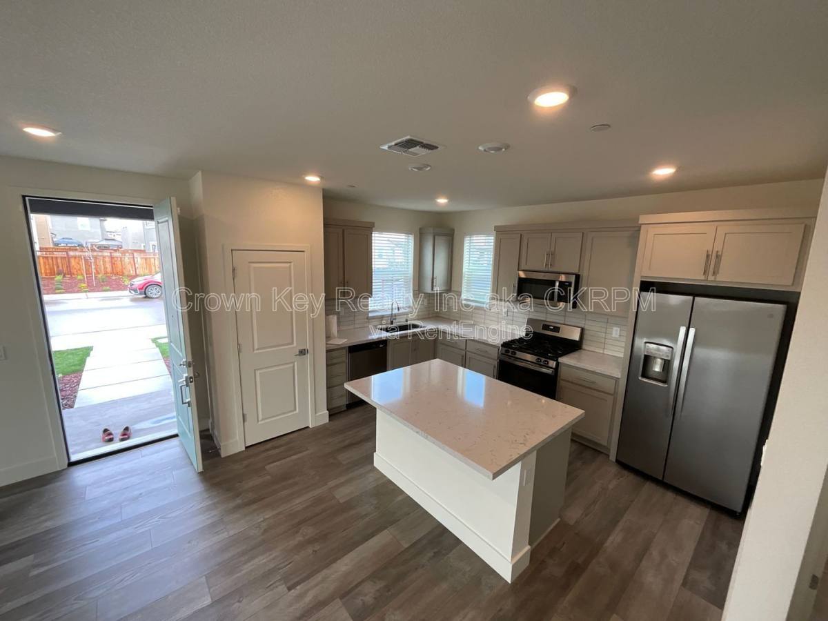 House for rent at 2090 Daimler St, Lathrop, CA 95330