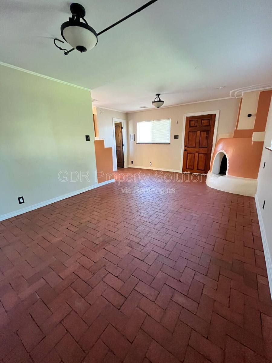 House for rent at 2440 Rose Ave NW, Albuquerque, NM 87104