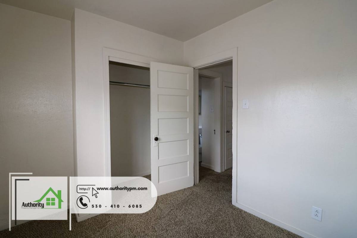 House for rent at 2124 Pine St, Redding, CA 96001
