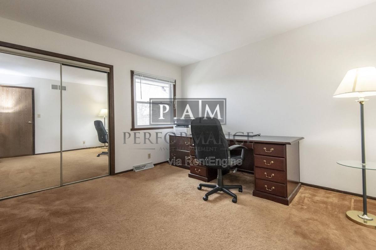 Townhouse for rent at 21225 Mary Lynn Dr, Brookfield, WI 53045