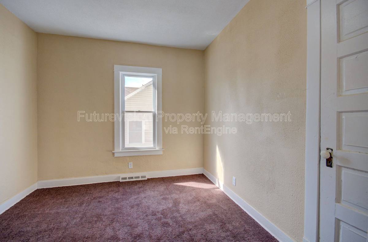 Apartment for rent at 920 Jasper St #1, Joliet, IL 60436