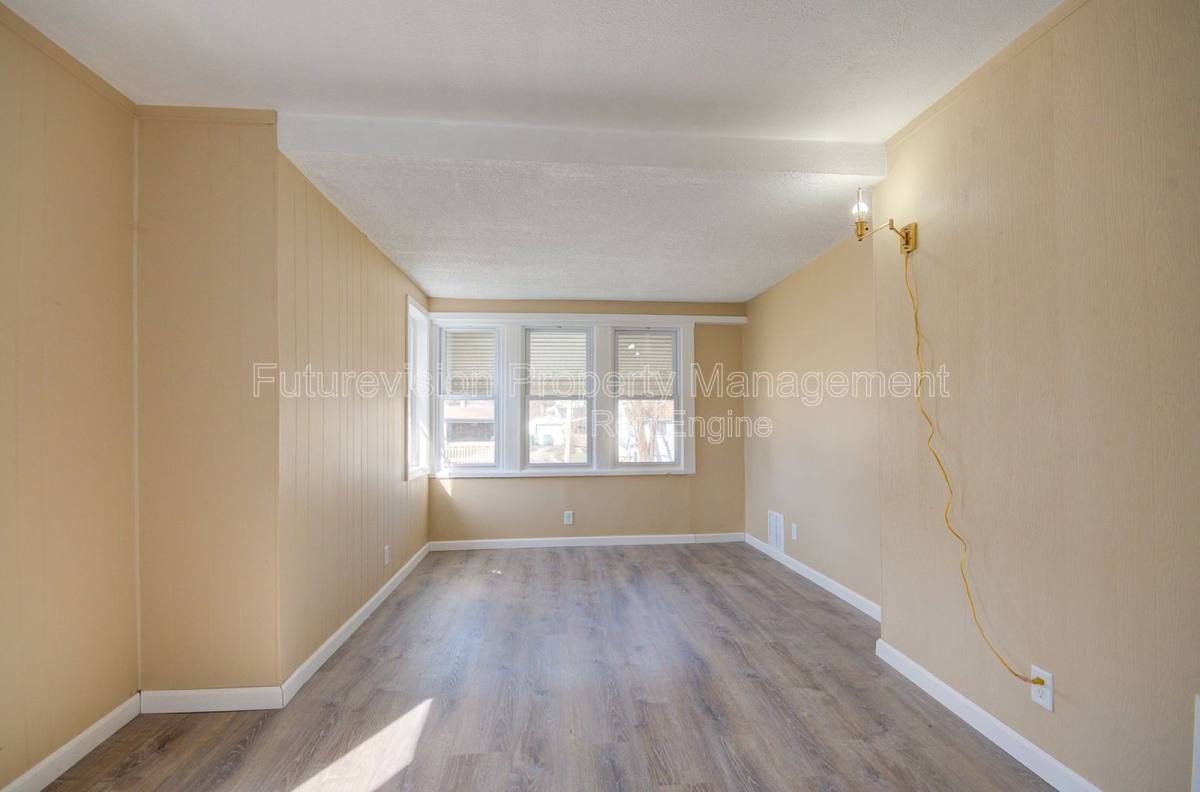 Apartment for rent at 920 Jasper St #1, Joliet, IL 60436