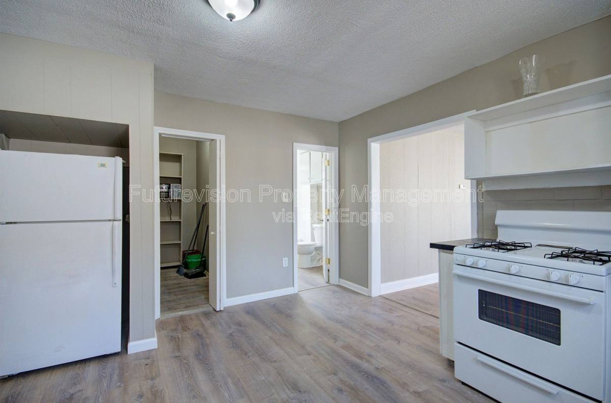 Apartment for rent at 920 Jasper St #1, Joliet, IL 60436