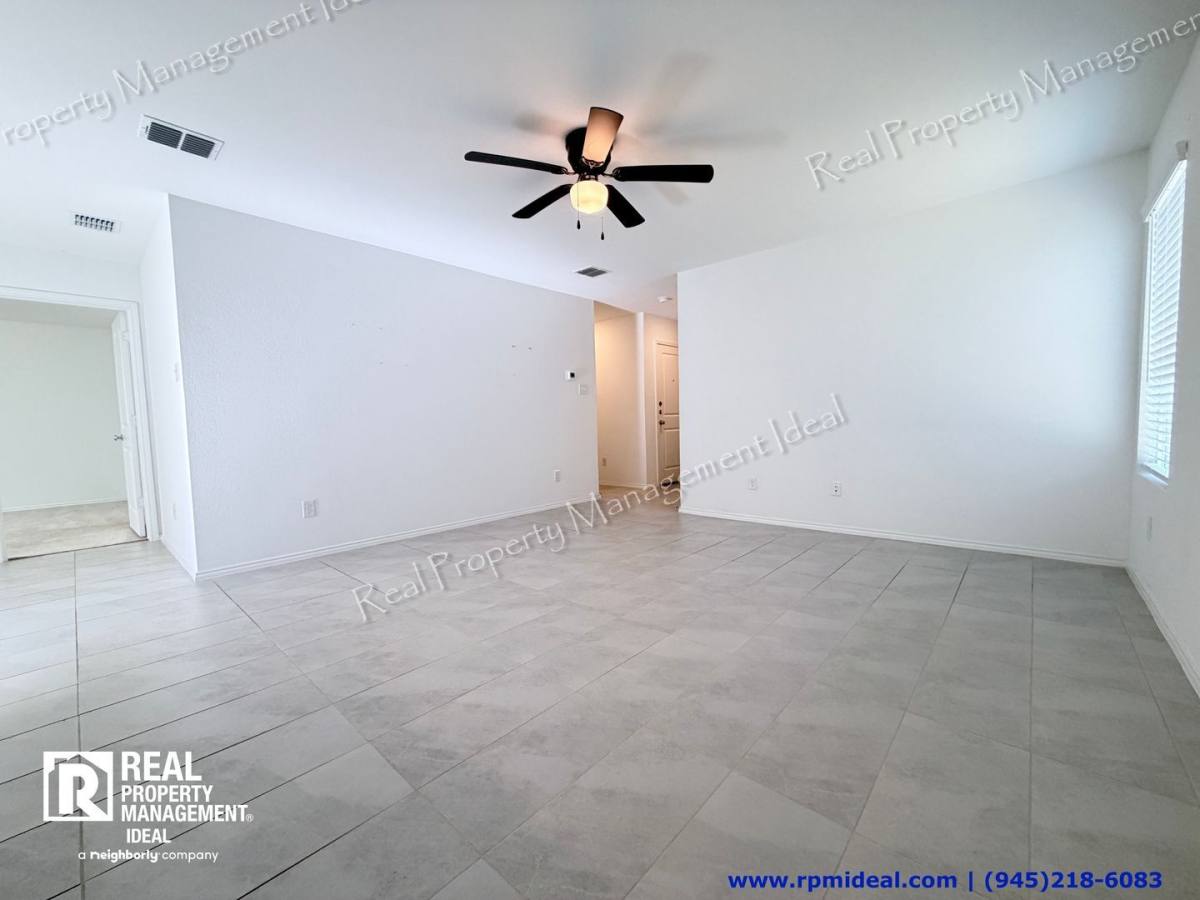 House for rent at 1717 Round House Lane, Dallas, TX 75253
