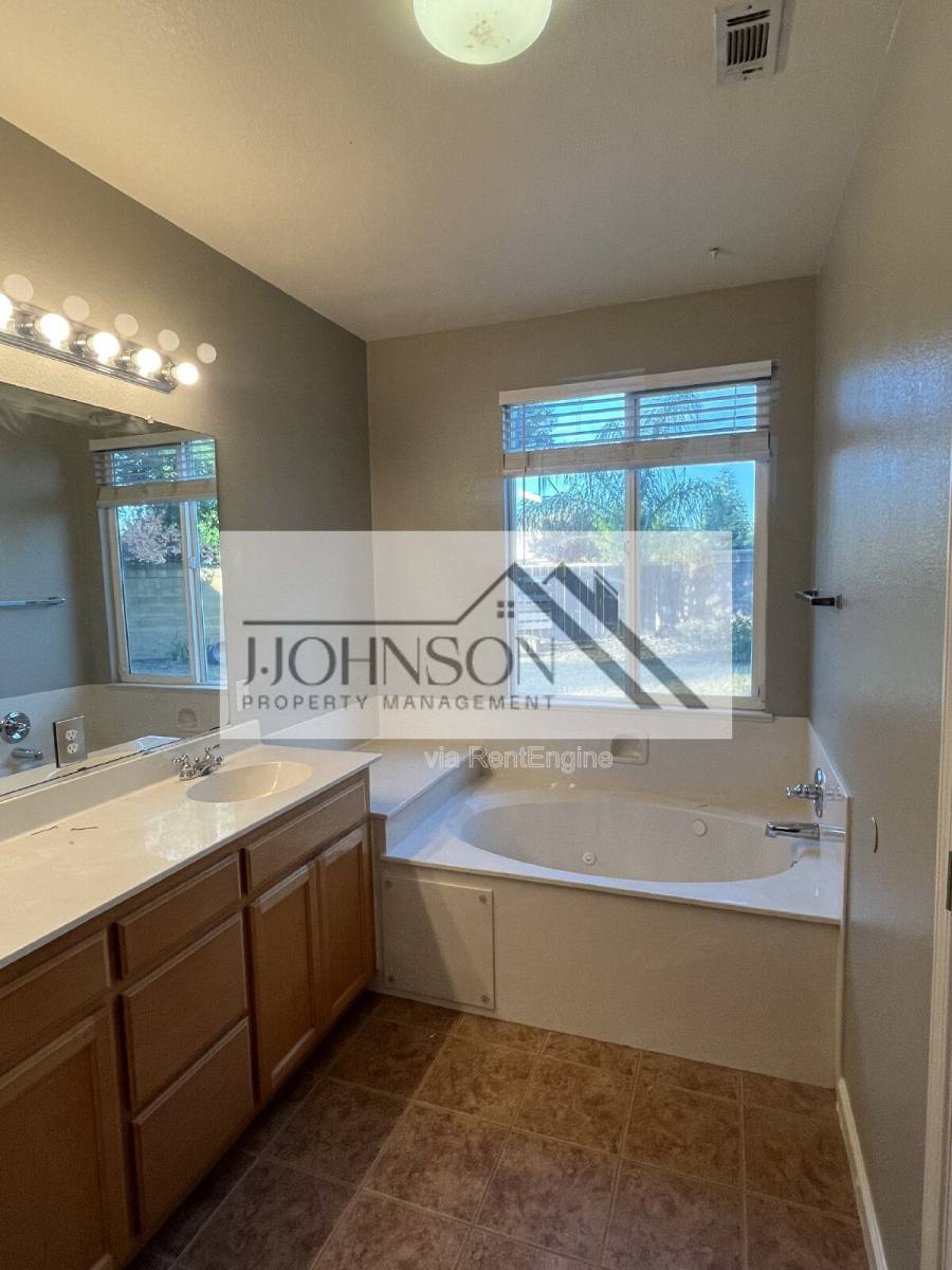 House for rent at 969 Monarch Court, Manteca, CA 95337