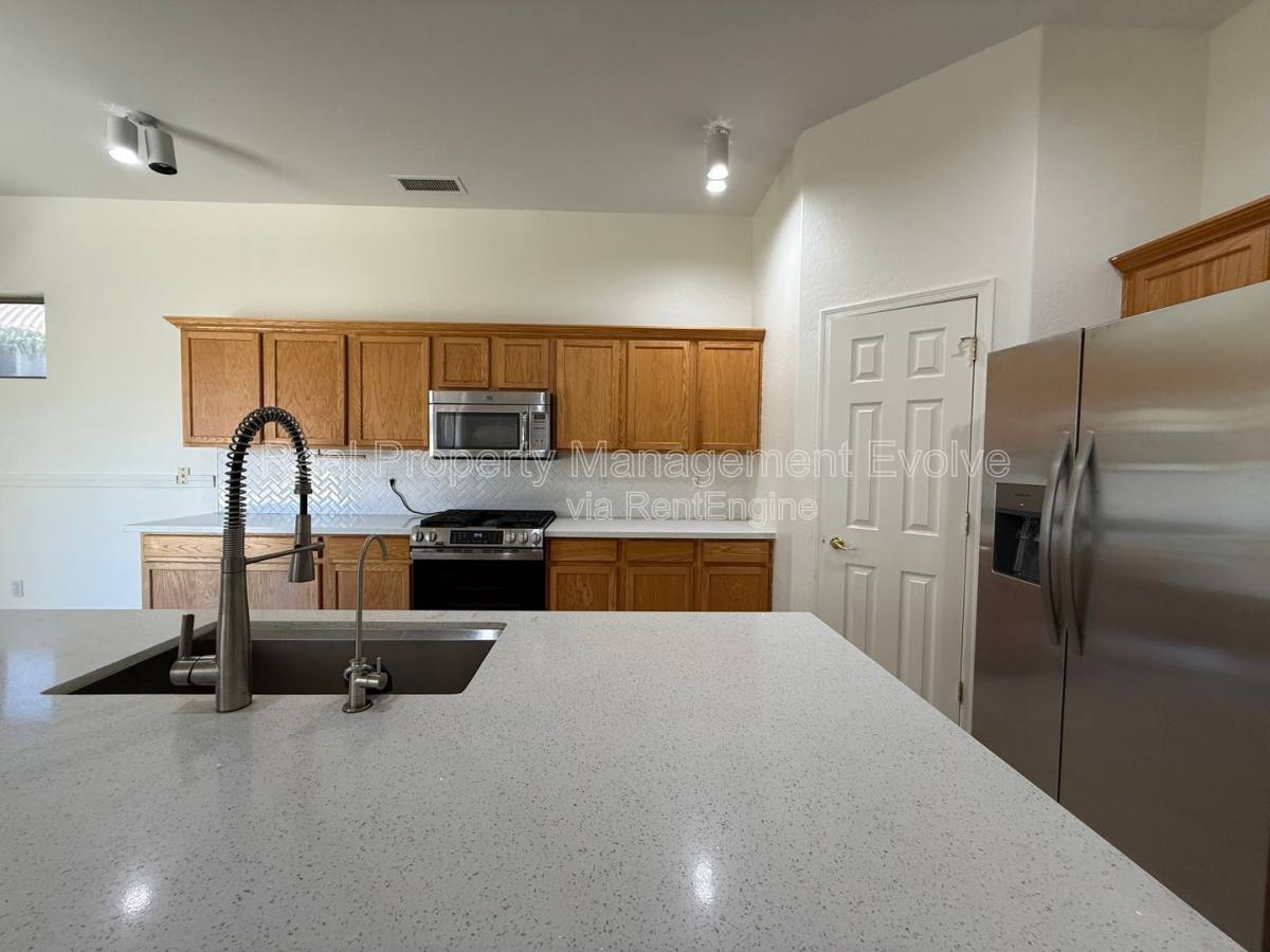 House for rent at 281 W Flamingo Dr, Chandler, AZ 85286