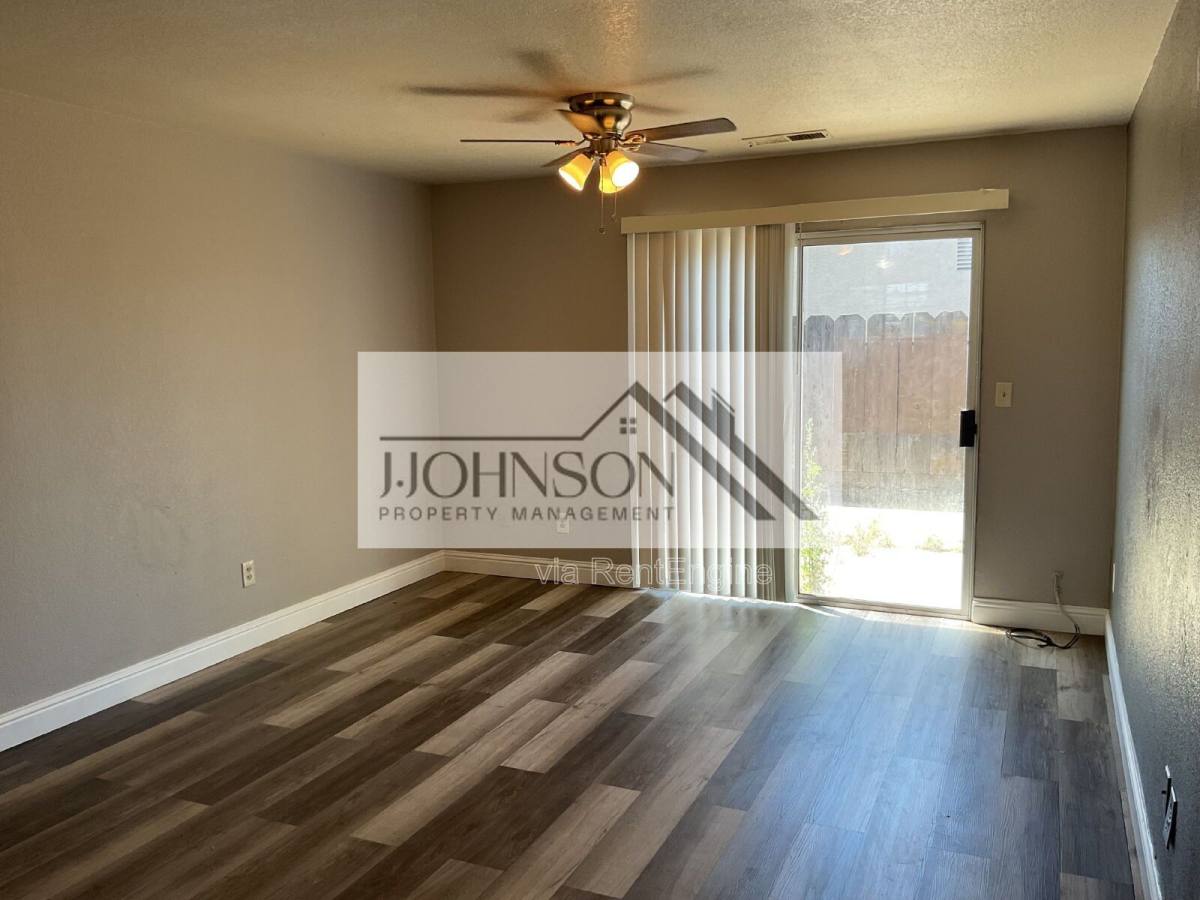 House for rent at 218 W Alameda St, Manteca, CA 95336