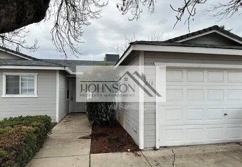 House for rent at 218 W Alameda St, Manteca, CA 95336