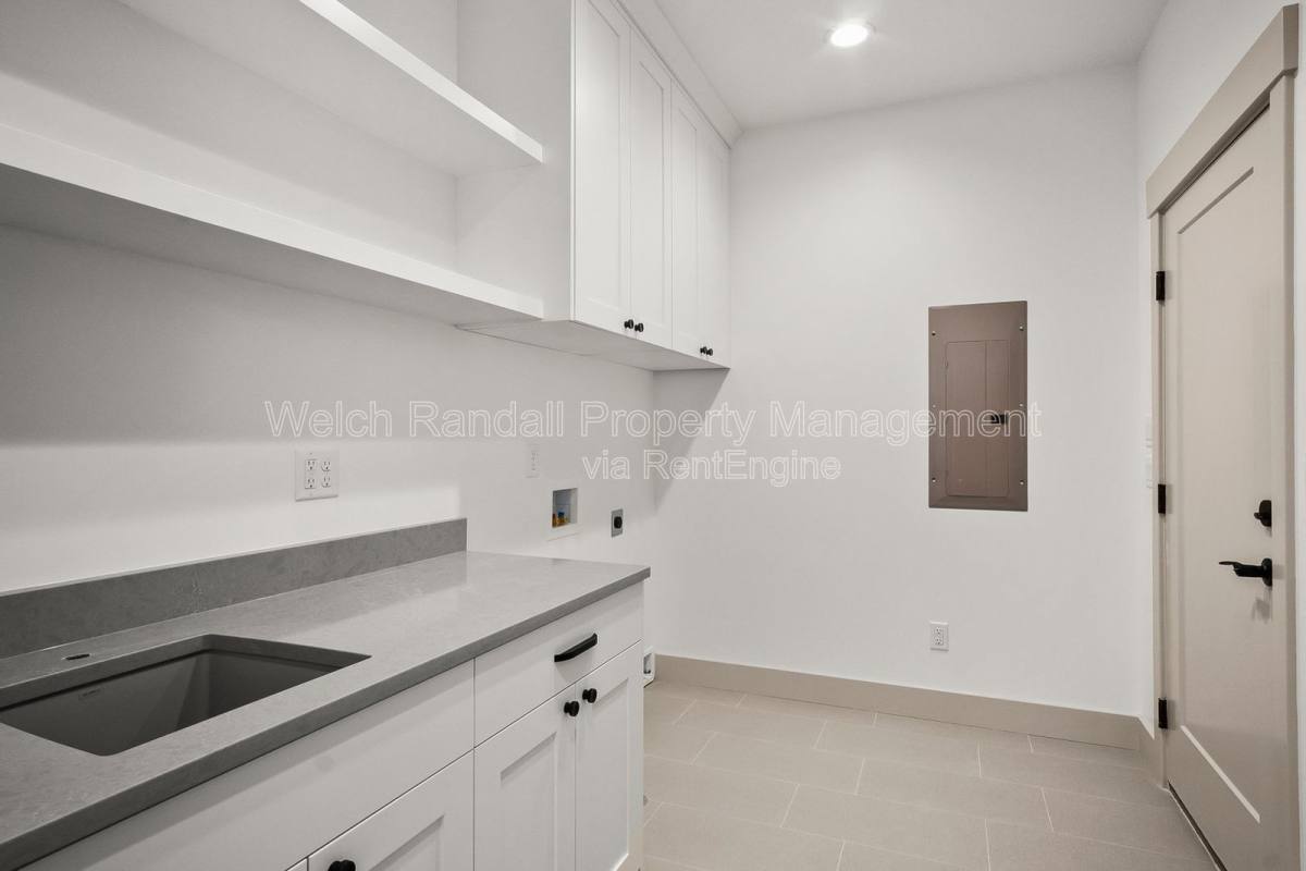 Apartment for rent at 842 S 140 E, Farmington, UT 84025