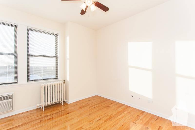 Apartment for rent at 5050 N Sheridan Rd, Chicago, IL 60640
