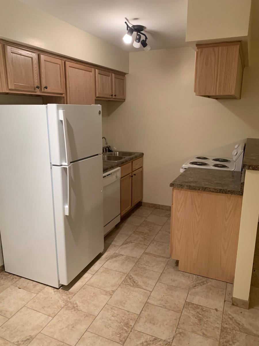 Apartment for rent at 689 Snelling Ave S #204, Saint Paul, MN 55116