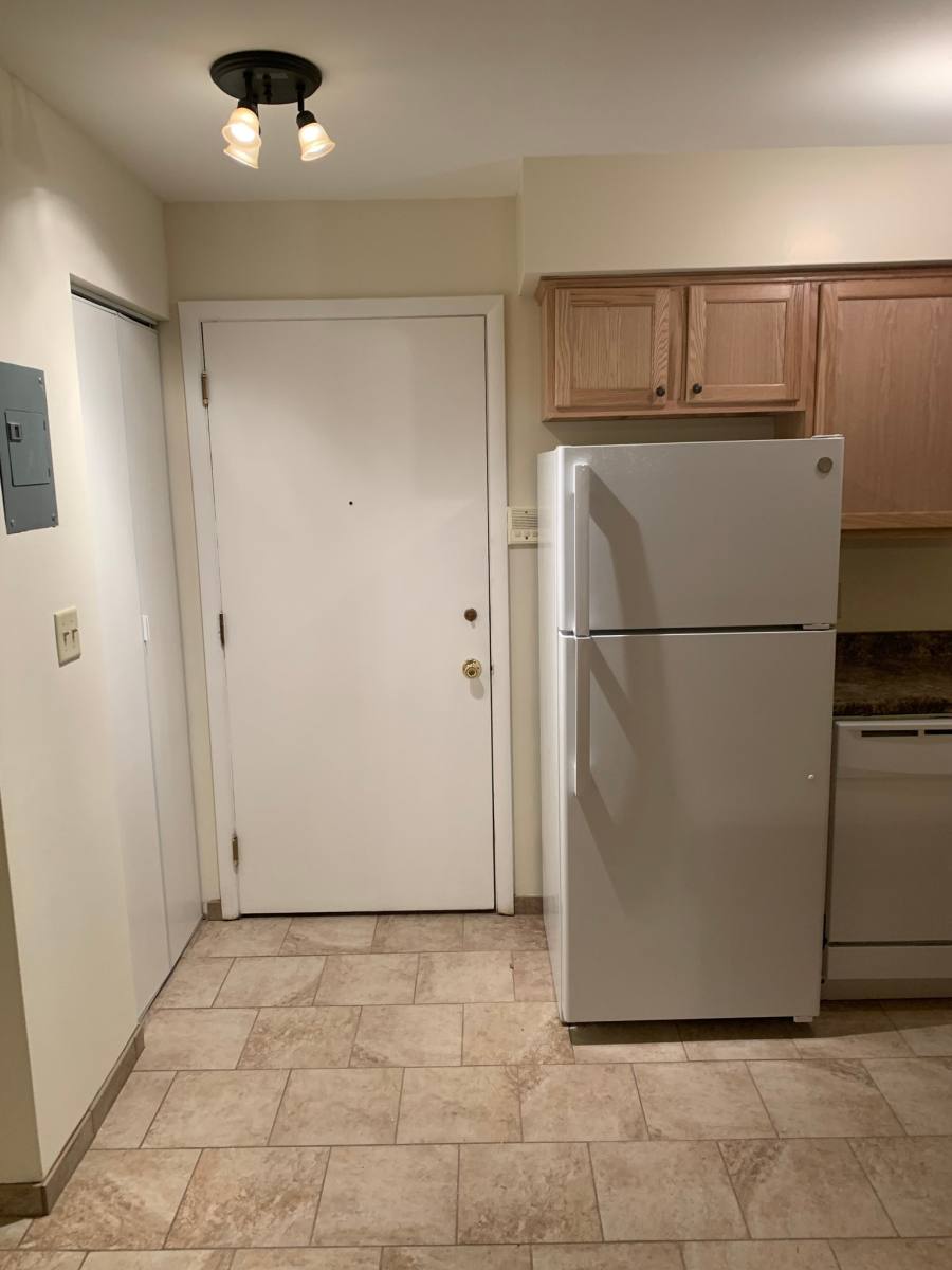 Apartment for rent at 689 Snelling Ave S #204, Saint Paul, MN 55116