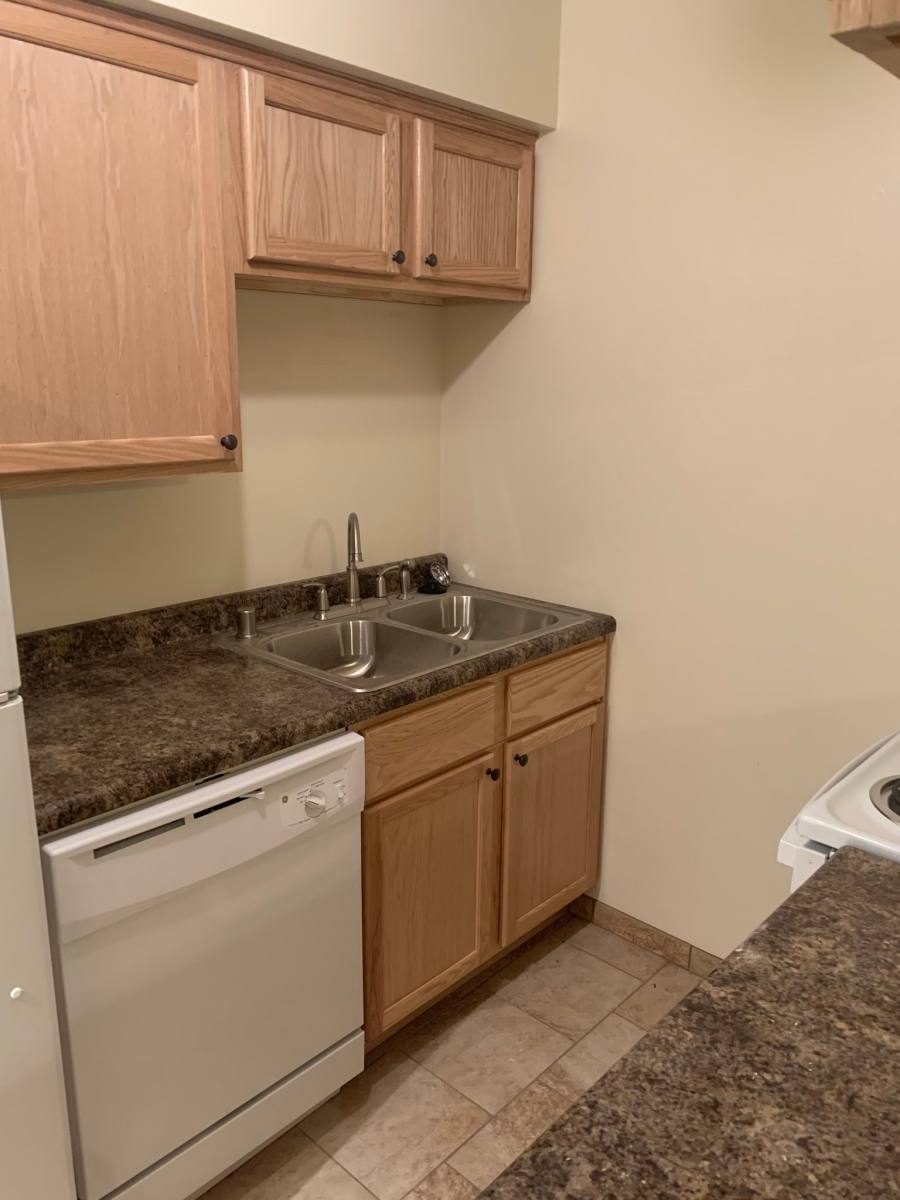 Apartment for rent at 689 Snelling Ave S #204, Saint Paul, MN 55116