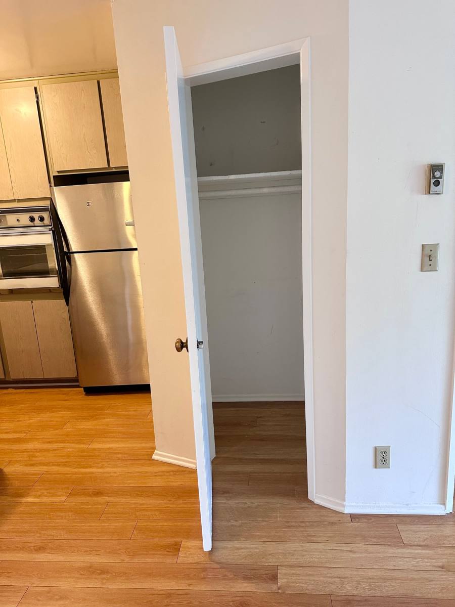 Apartment for rent at 440 N Hayworth Ave #202, Los Angeles, CA 90048