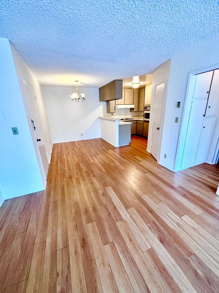 Apartment for rent at 440 N Hayworth Ave #202, Los Angeles, CA 90048