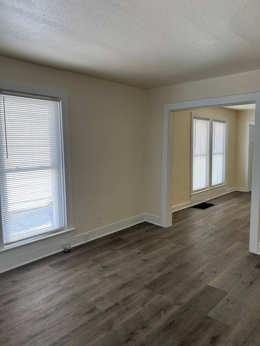 House for rent at 815 11th St, Racine, WI 53403
