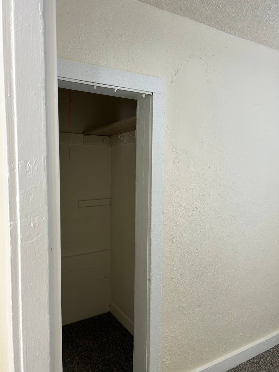 House for rent at 815 11th St, Racine, WI 53403