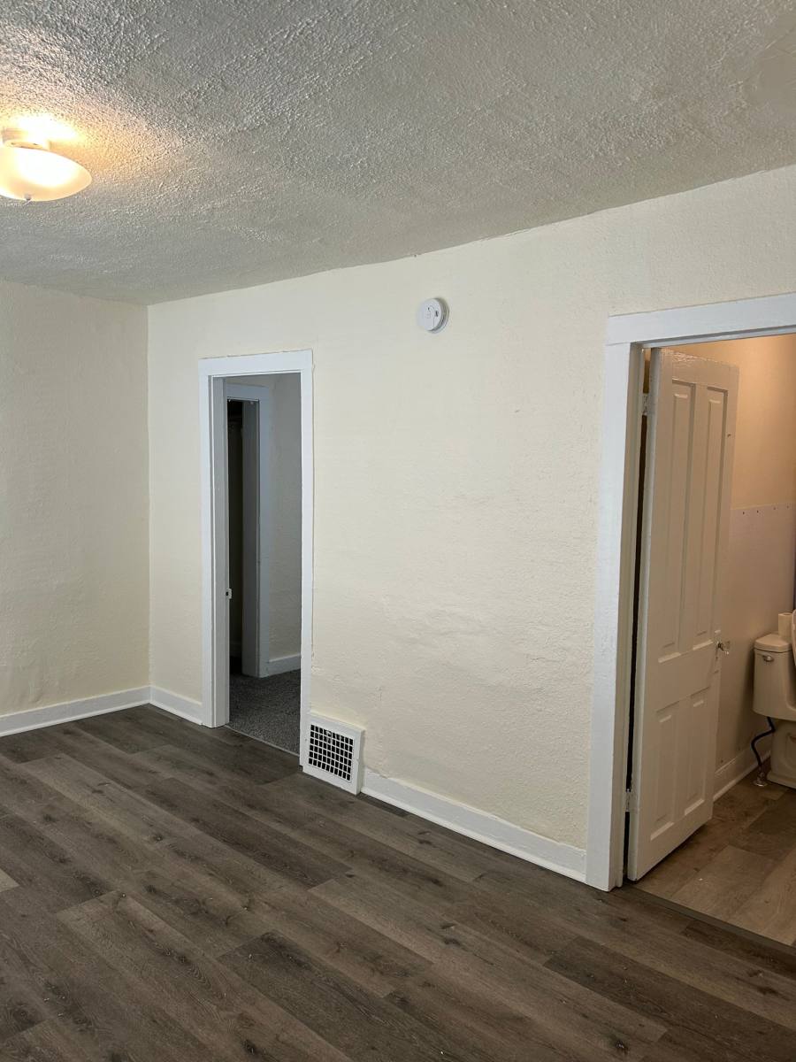 House for rent at 815 11th St, Racine, WI 53403