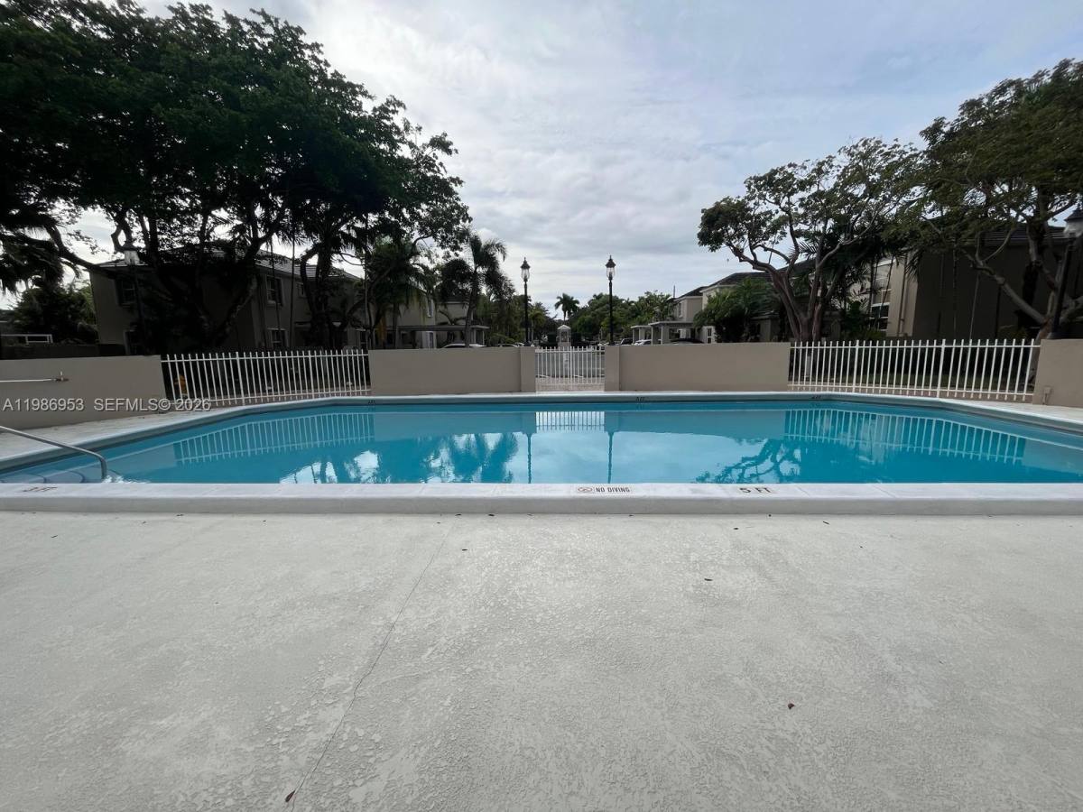 Townhouse for rent at 5570 SW 70th Place S, Miami, FL 33155