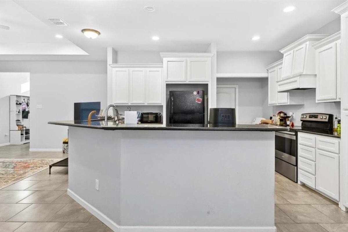 Apartment for rent at 6402 Williams Dr #A, Corpus Christi, TX 78412