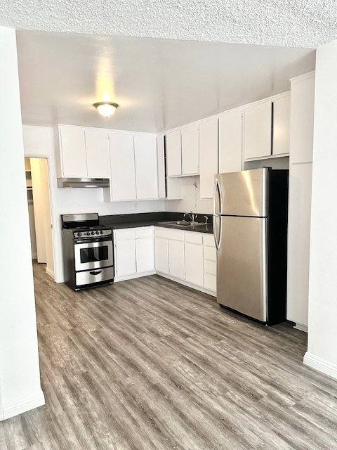 Apartment for rent at 440 N Hayworth Ave #112, Los Angeles, CA 90048