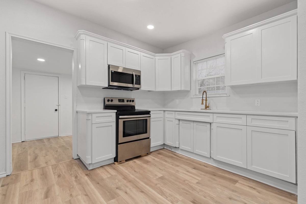 House for rent at 1032 E Tucker St, Fort Worth, TX 76104
