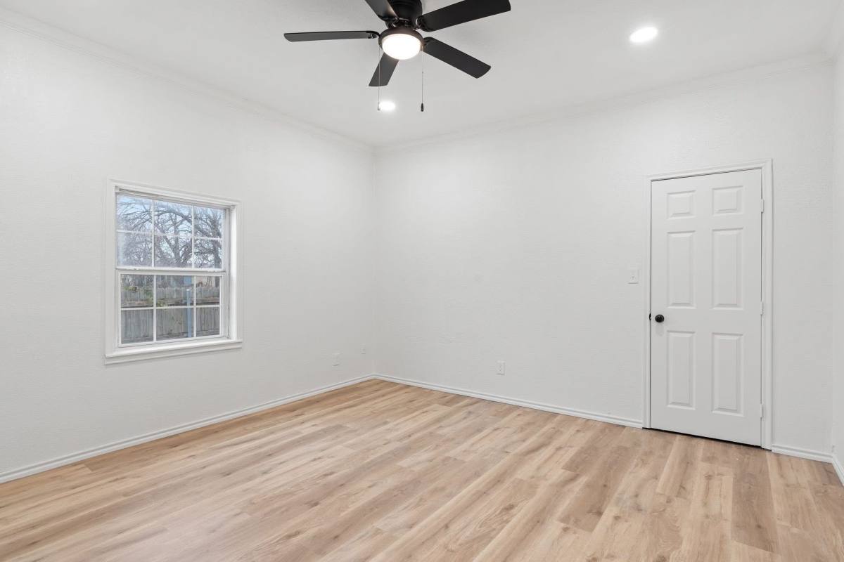 House for rent at 1032 E Tucker St, Fort Worth, TX 76104