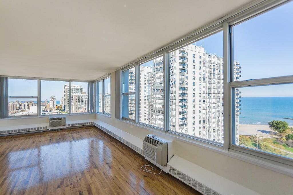 Apartment for rent at 5650 N Sheridan Rd #10C, Chicago, IL 60660